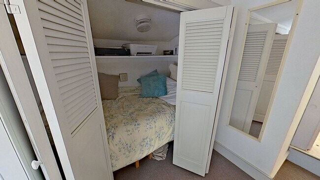 Foto del edificio - Room in Boarding House - Fully Furnished - All Utilities Included