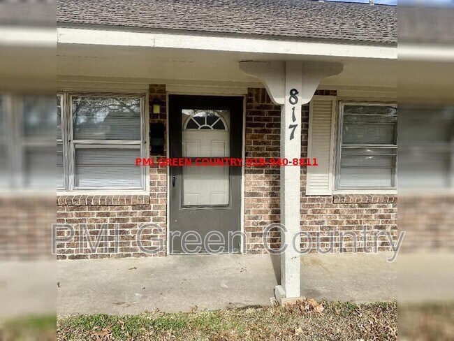 Building Photo - 817 Park St