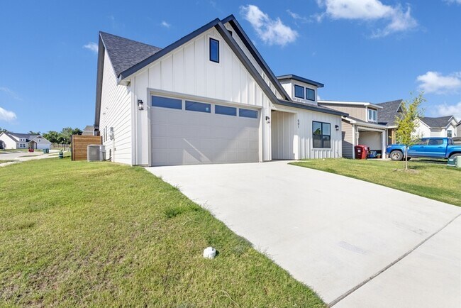 Building Photo - 501 Southern Dr