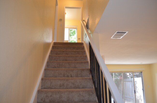 Foto del edificio - 729 Valley Green Dr