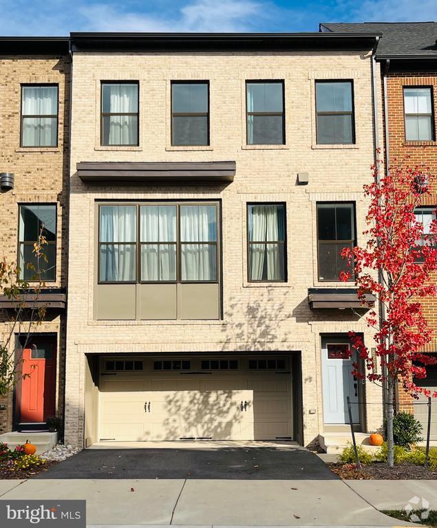 Building Photo - 6275 Edsall Rd
