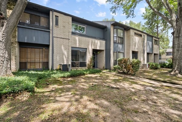 Building Photo - 9005 Imogene St