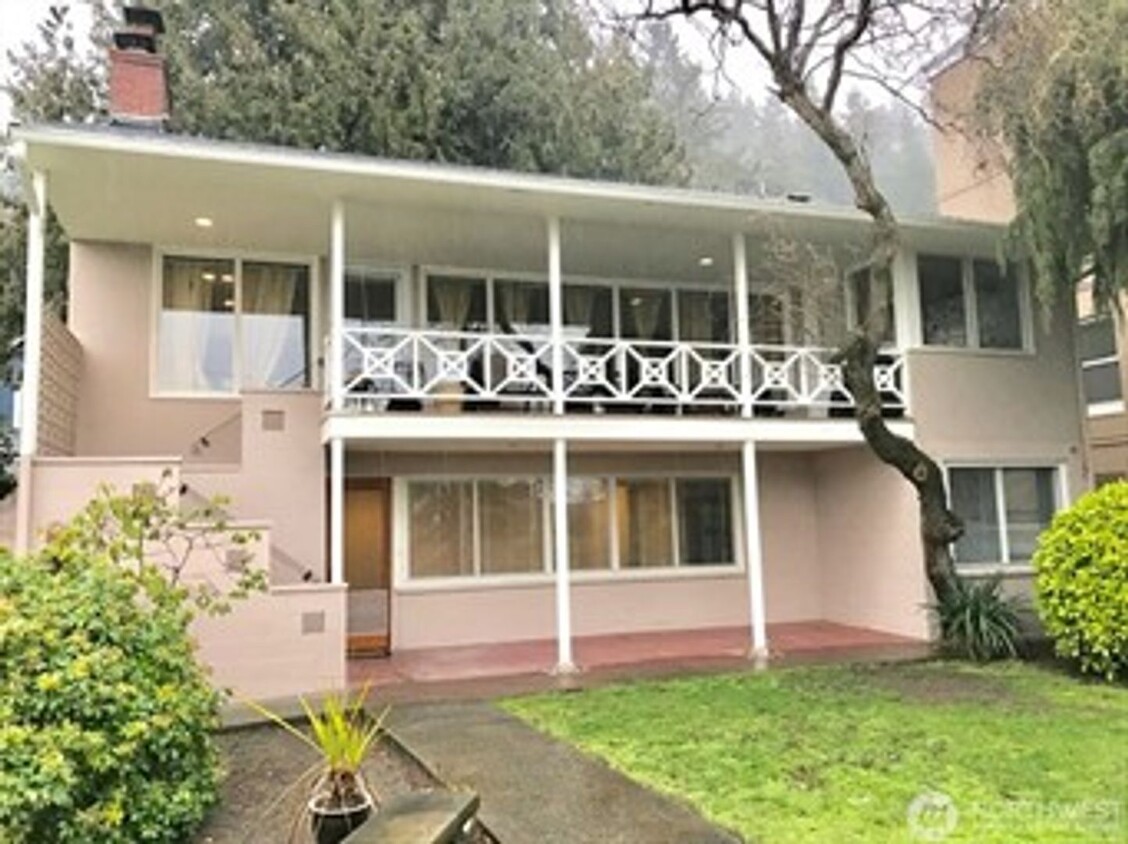 Primary Photo - Location, Location - Great West Seattle Lo...