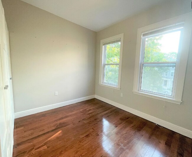 Foto del edificio - 3.0 bedroom in Cambridge Massachusetts 02139