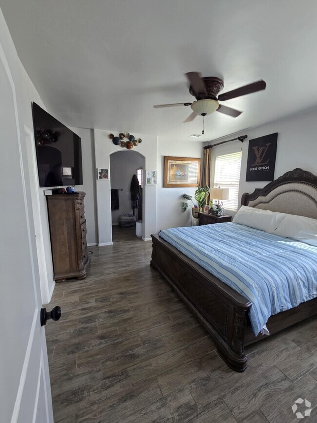 Building Photo - 4592 Latigo Dr