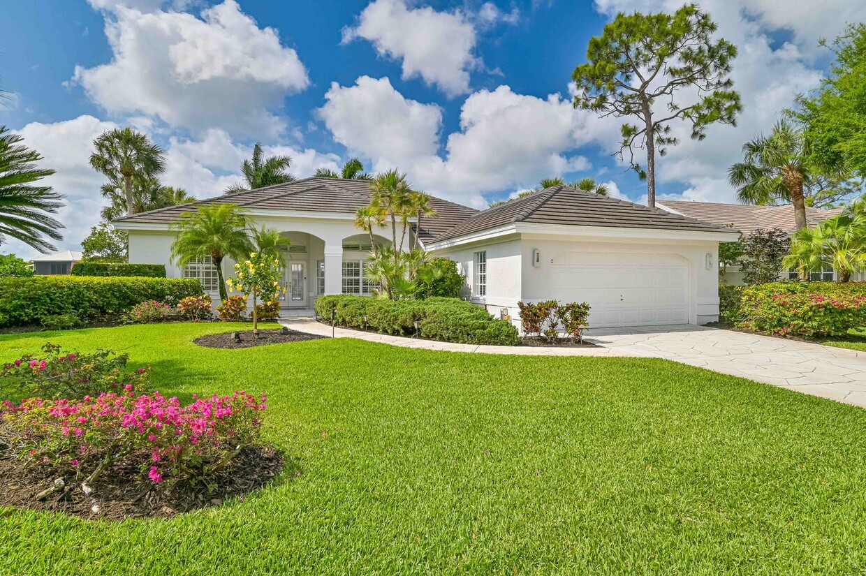 Primary Photo - ** Single Family POOL Home in Pelican Land...