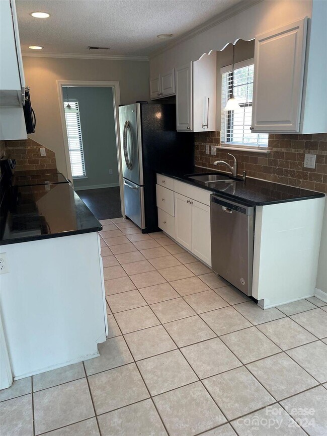 Foto del edificio - 8436 Rittenhouse Cir
