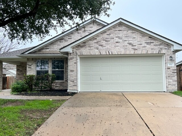 Foto principal - 1712 Bush Coat Ln