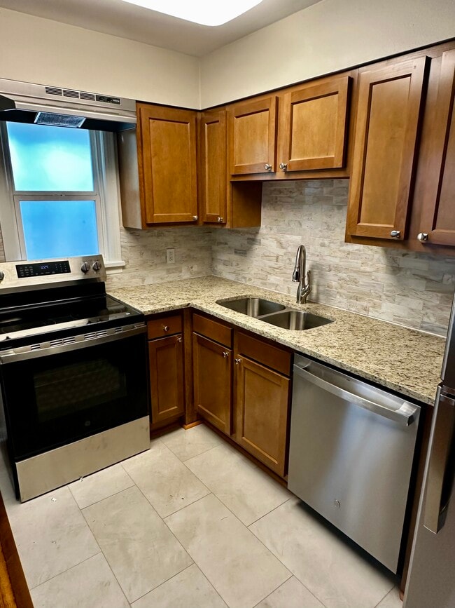 Building Photo - 1326 Barret Ave