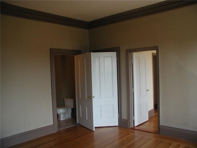 Foto del edificio - 100 Bowen St