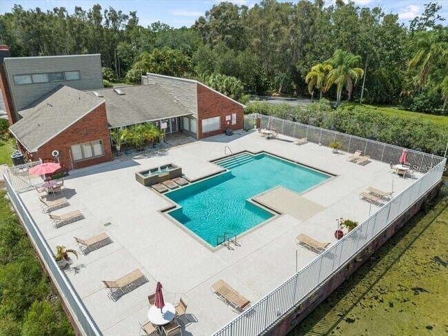 Foto del edificio - 9100 Dr Martin Luther King Jr St N