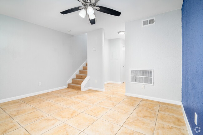2BR, 2BA - 750SF - Living Room - Mayfield Apartments