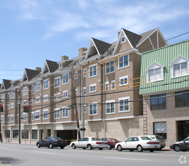 Building Photo - 177 Main St