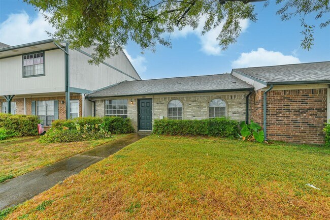 Building Photo - 1231 Lyric Ln