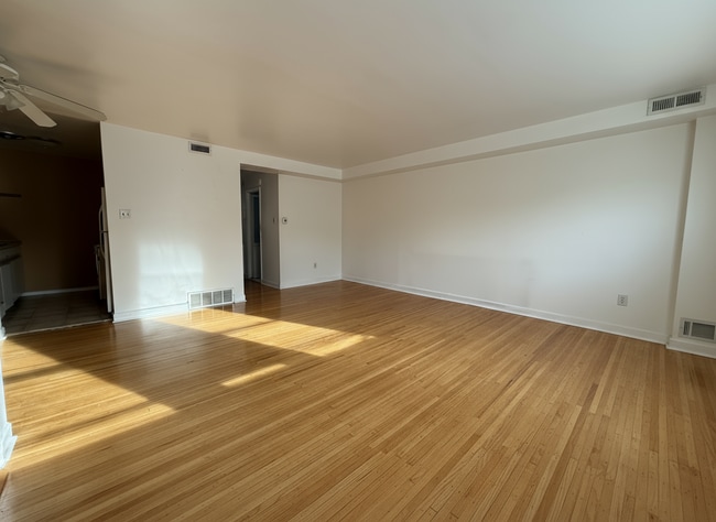 Building Photo - 6901 Valley Ave