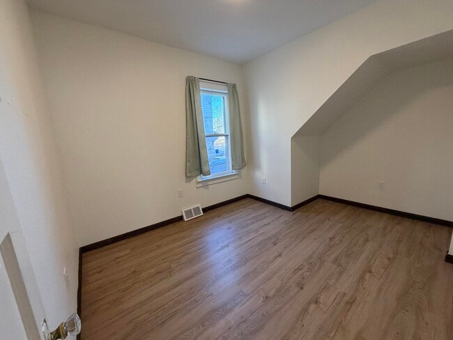 Building Photo - 6614 5th Ave