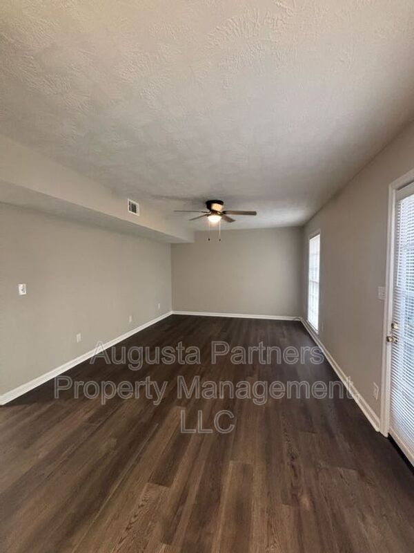 Foto del edificio - 428 Pleasant Home Rd