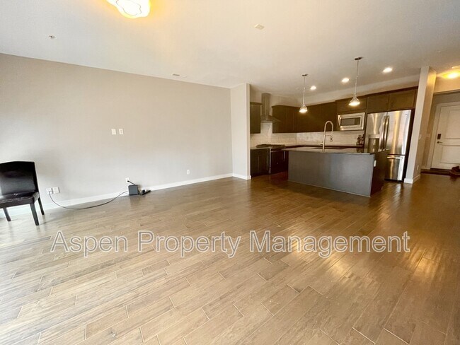 Foto del edificio - 901 E 2nd Ave