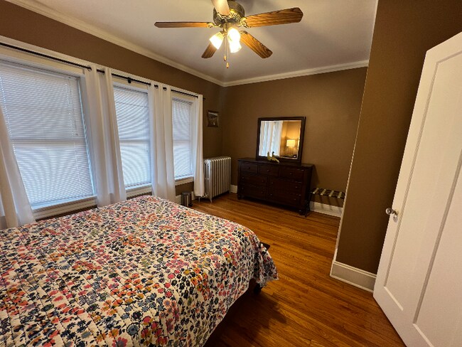 Building Photo - 5354 Murdoch Ave