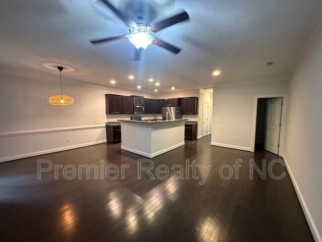 Foto del edificio - 1123 Augustine Heights Dr