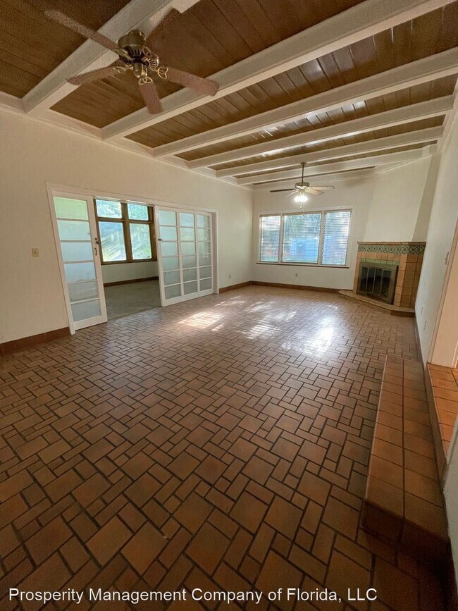 Building Photo - 6 br, 4 bath House - 10 SW 23rd Drive