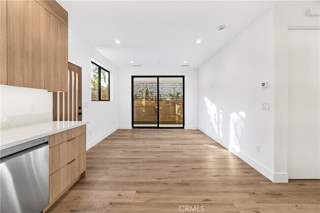 Foto del edificio - 7663 Maestro Ave