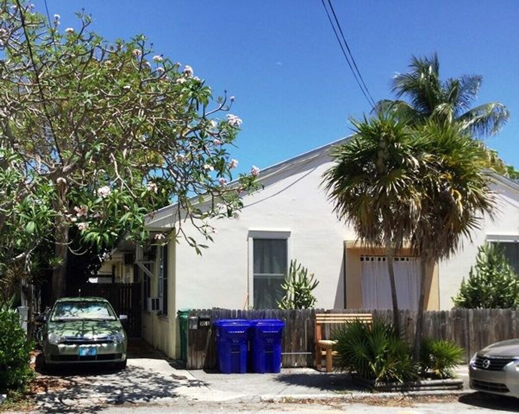 905 Grinnell St Unit C, Key West, FL 33040 Room for Rent in Key West