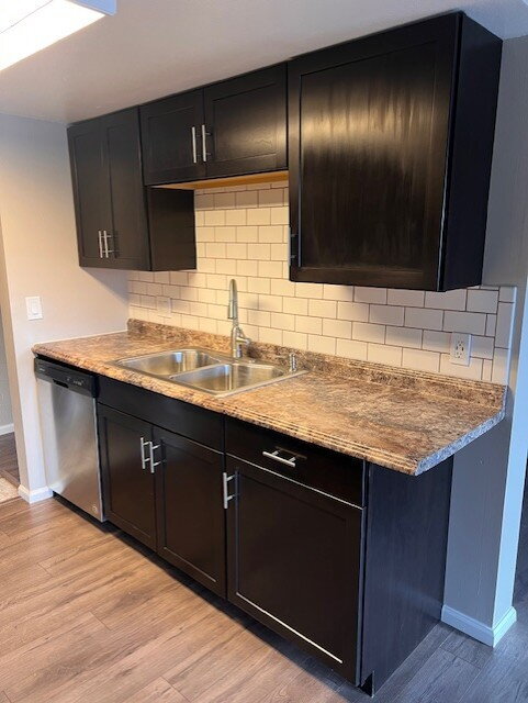 Building Photo - Two Bedroom Condo In DTC! Pool and Tennis Courts! Washer and Dryer In-Unit!