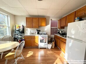 Building Photo - 1572 Tremont St