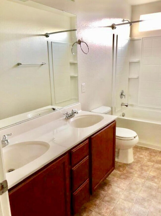 Foto del edificio - 11725 Cervino Dr