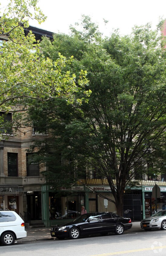 Foto del edificio - 215 W 79th St