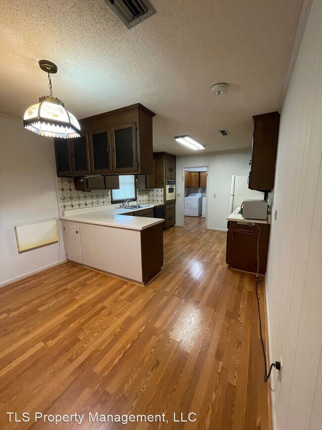 Foto del edificio - 3 br, 2 bath House - 402 Colonial Drive