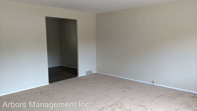 Building Photo - 3 br, 1 bath House - 885 Blue Ridge Drive