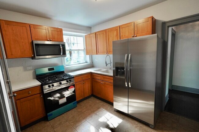 Foto del edificio - 6709 S Artesian Ave