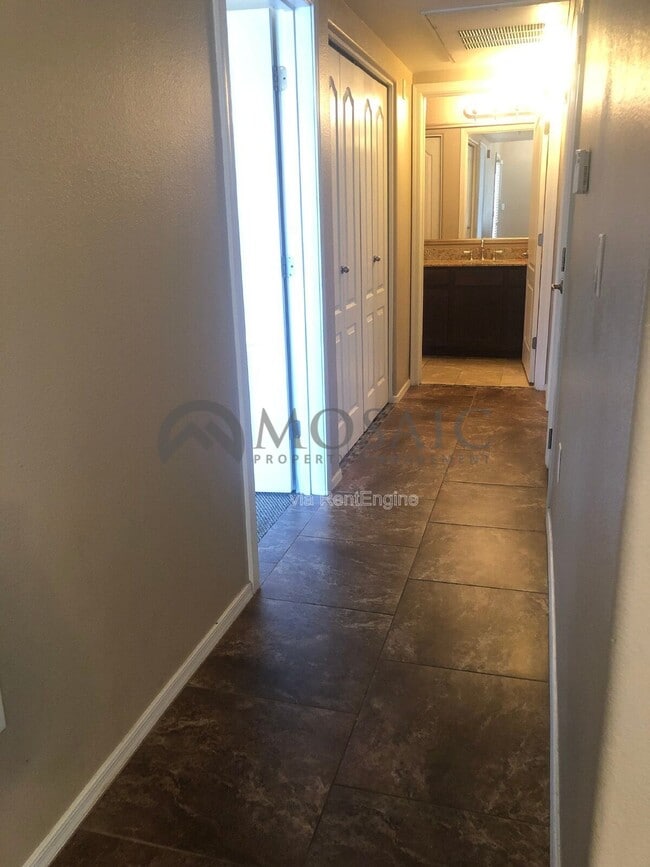 Building Photo - 2134 E Broadway Rd