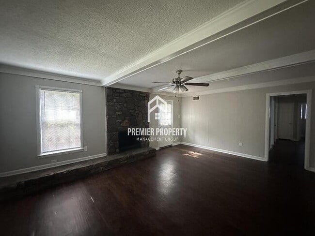 Building Photo - 3292 Hulon St