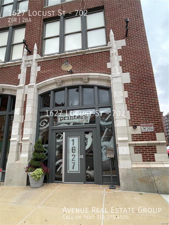 Building Photo - Just Listed! - 1627 Locust St - 2Bed/2Bath...