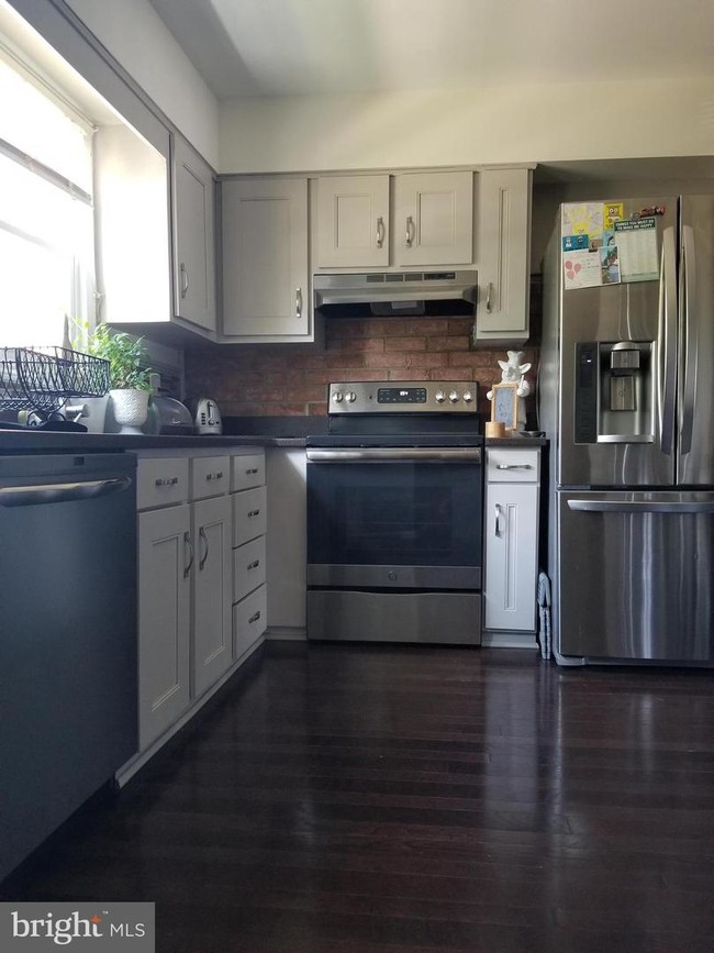 Foto del edificio - 8514 Forrester Blvd
