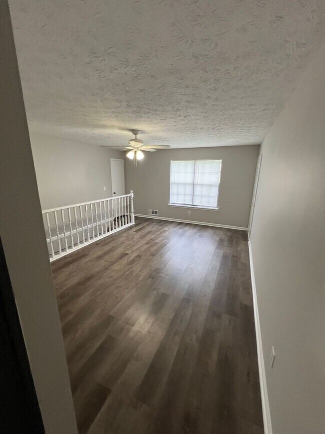 Building Photo - 3122 Dove Court A - B