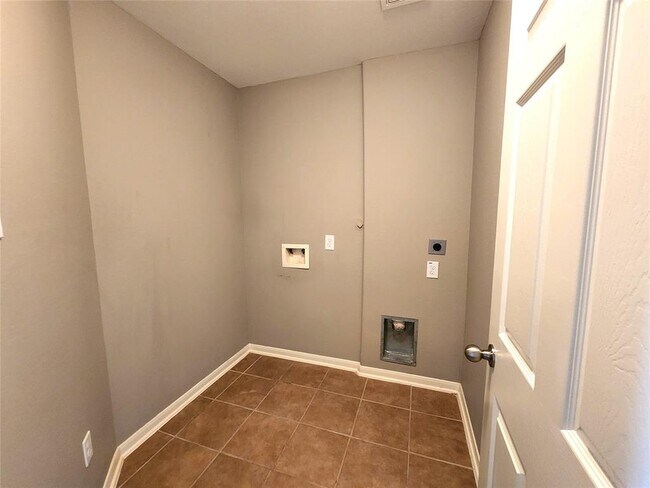 Foto del edificio - 13347 Miller Ln