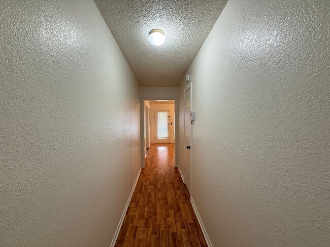 Foto del edificio - RENT REDUCTION & RENT SPECIAL - AVAILABLE NOW!