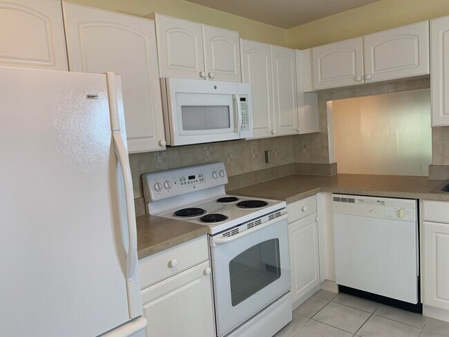 Building Photo - 5854 Moss Ct