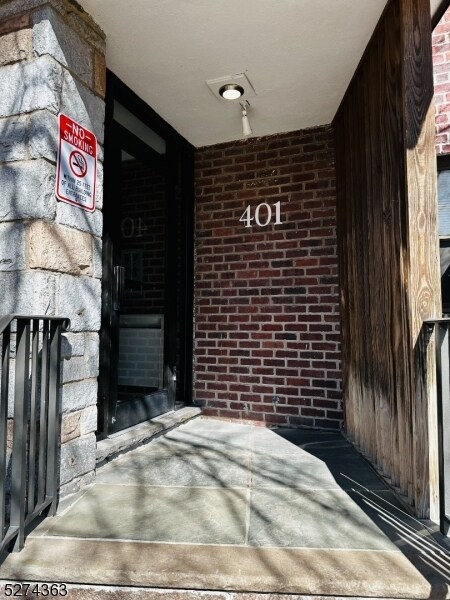 Building Photo - 401 Park Pl