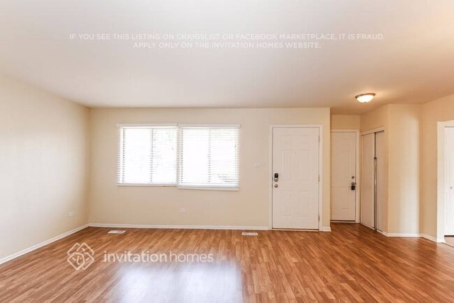 Building Photo - 919 Surrey Ct