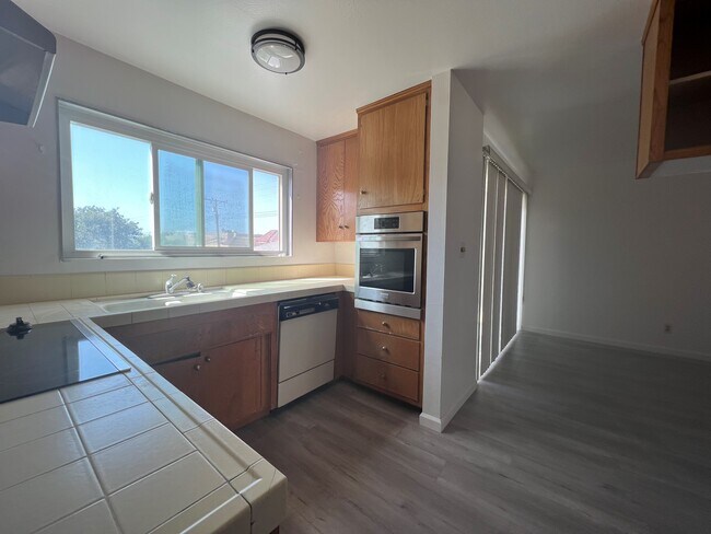 Foto del edificio - 915 N Stoneman Ave