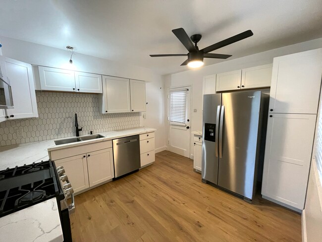 Kitchen - 6221 N 14th St