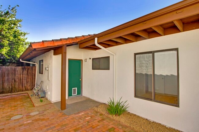 Foto del edificio - 2526 Overhill Ln