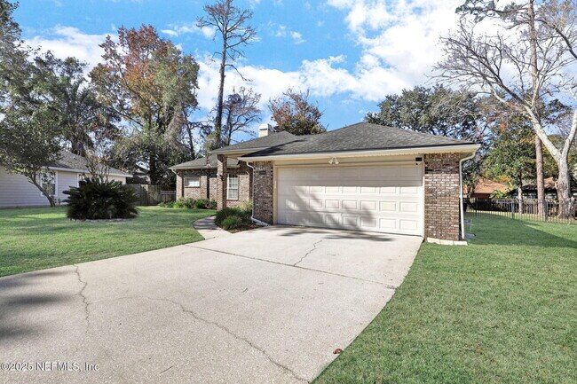 Foto del edificio - 2004 Water Crest Dr