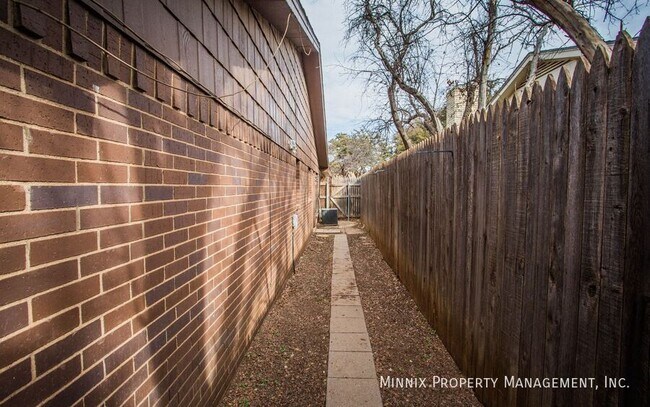 Foto del edificio - 3311 79th St