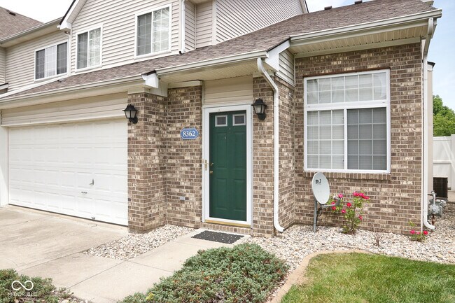 Foto del edificio - 8362 Enclave Blvd